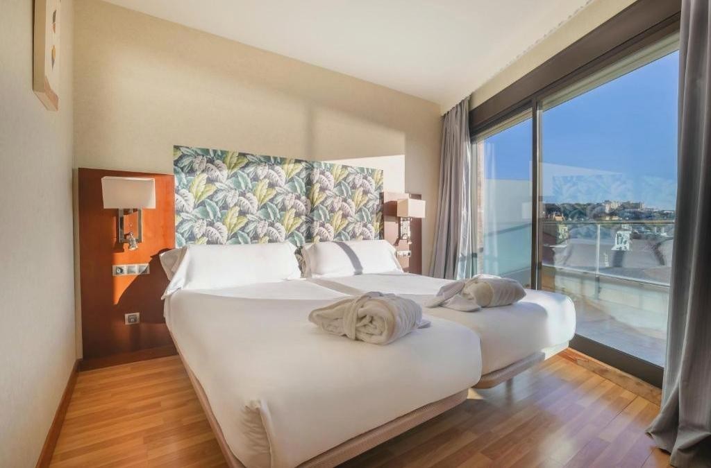Die Costa del Sol jenseits von Málaga - Hotel BLUESEA Calabahia