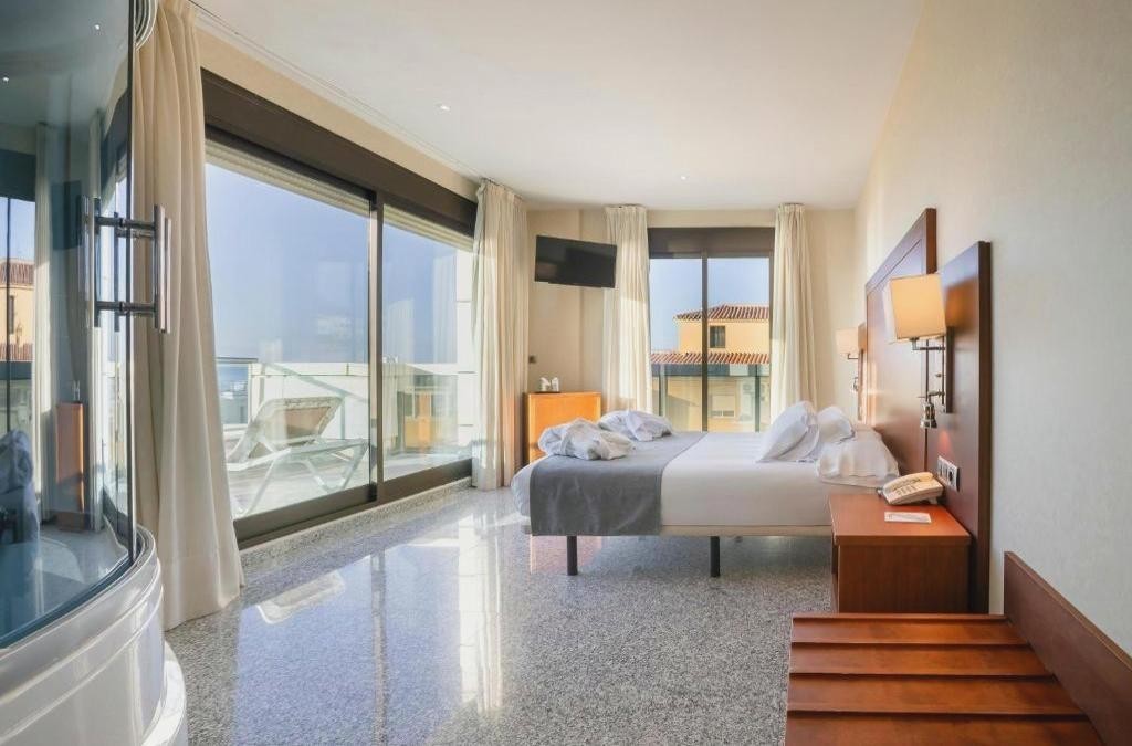 Die Costa del Sol jenseits von Málaga - Hotel BLUESEA Calabahia
