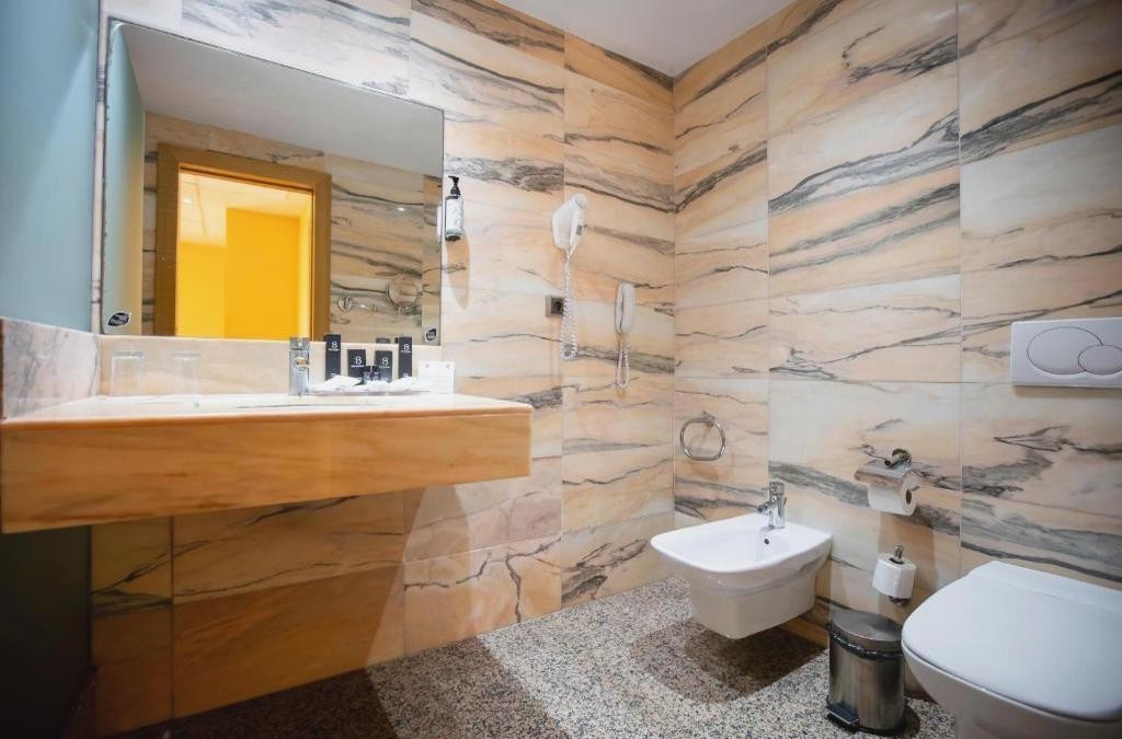 Die Costa del Sol jenseits von Málaga - Hotel BLUESEA Calabahia