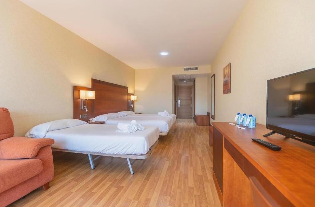Die Costa del Sol jenseits von Málaga - Hotel BLUESEA Calabahia