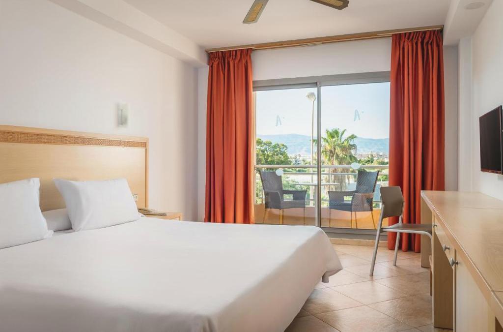Retiro de praia familiar com vista para o Mediterrâneo em Roquetas de Mar - Alegria Fenix Family
