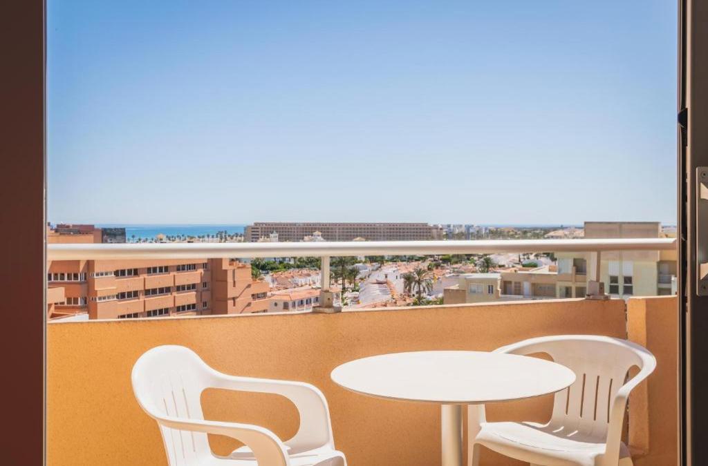Retiro de praia familiar com vista para o Mediterrâneo em Roquetas de Mar - Alegria Fenix Family