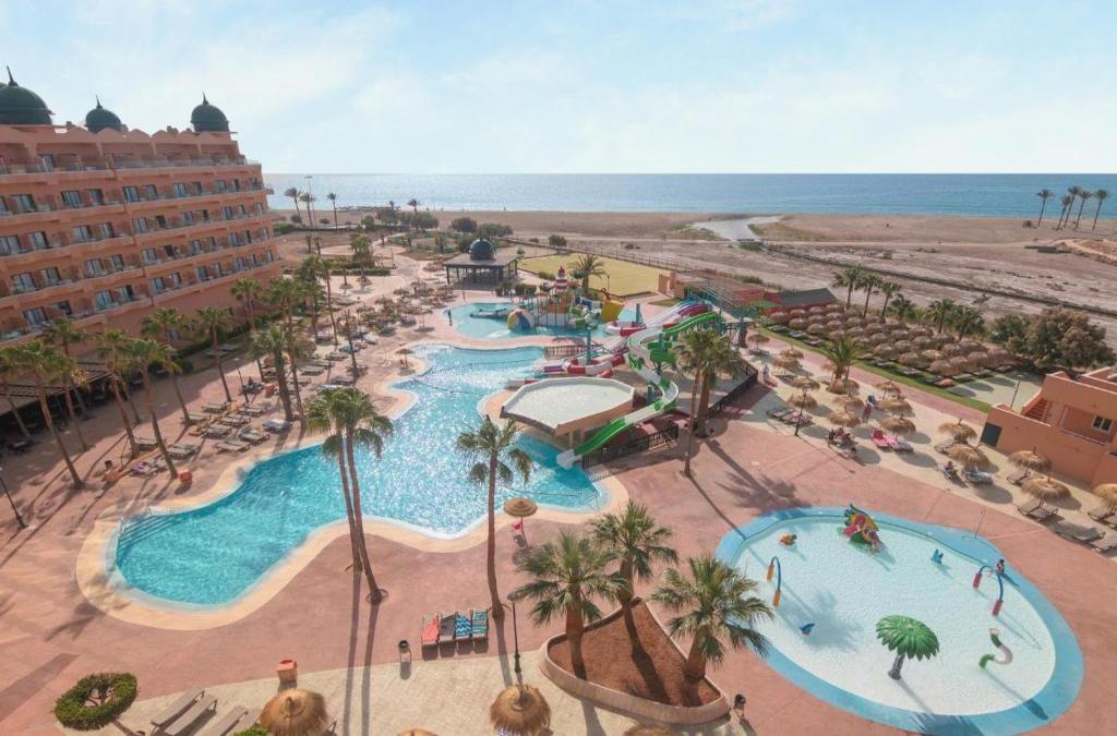 Roquetas: 4-Sterne-Hotel mit Rutschen