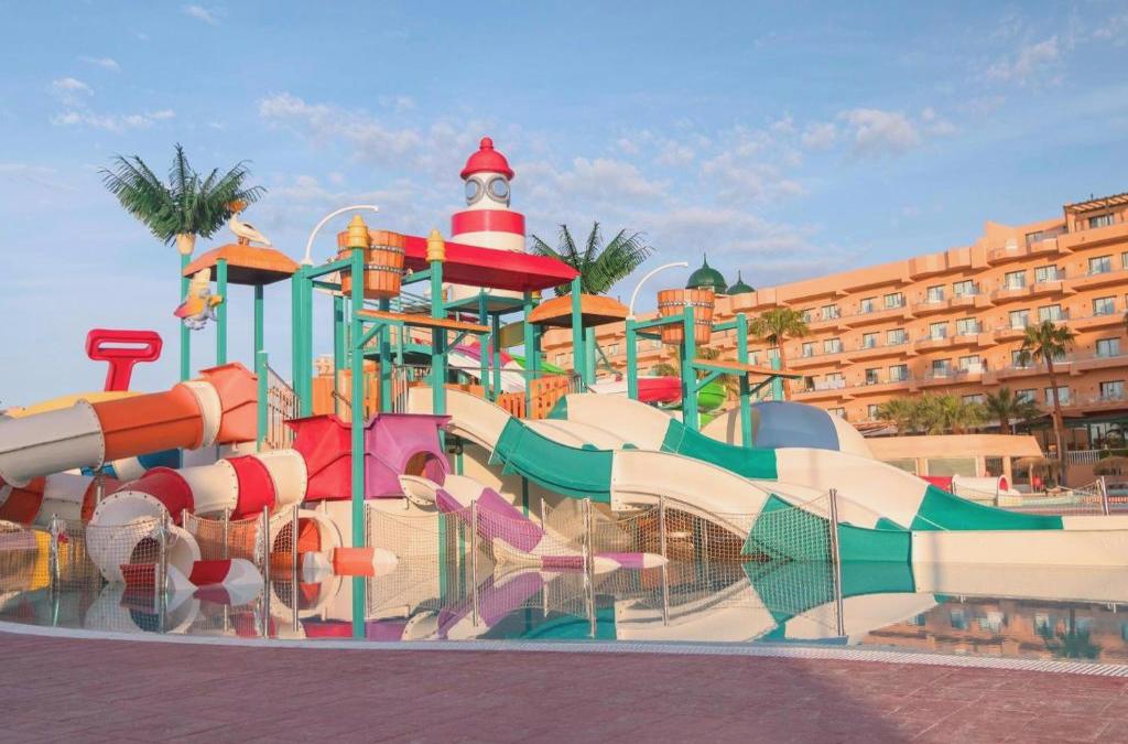 Roquetas: 4-Sterne-Hotel mit Rutschen - ALEGRIA Colonial Mar Aquafun