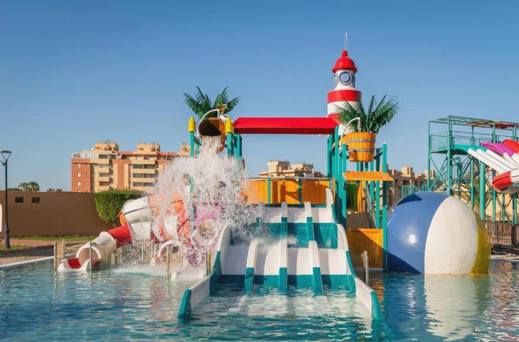 Roquetas: 4-Sterne-Hotel mit Rutschen - ALEGRIA Colonial Mar Aquafun