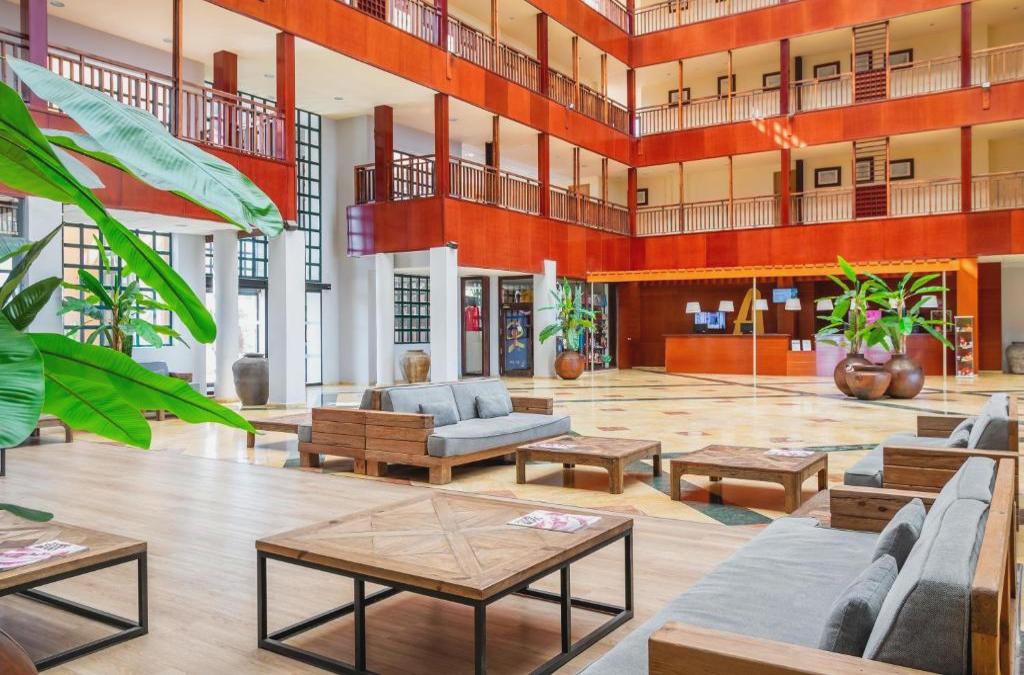 Roquetas: 4-Sterne-Hotel mit Rutschen - ALEGRIA Colonial Mar Aquafun