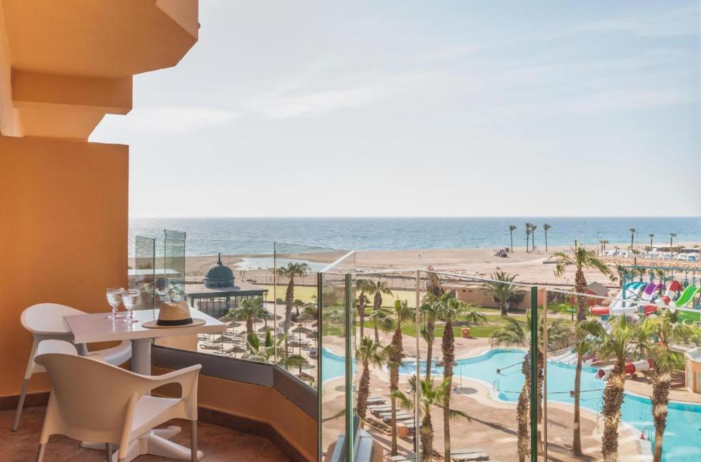 Roquetas: 4-Sterne-Hotel mit Rutschen - ALEGRIA Colonial Mar Aquafun