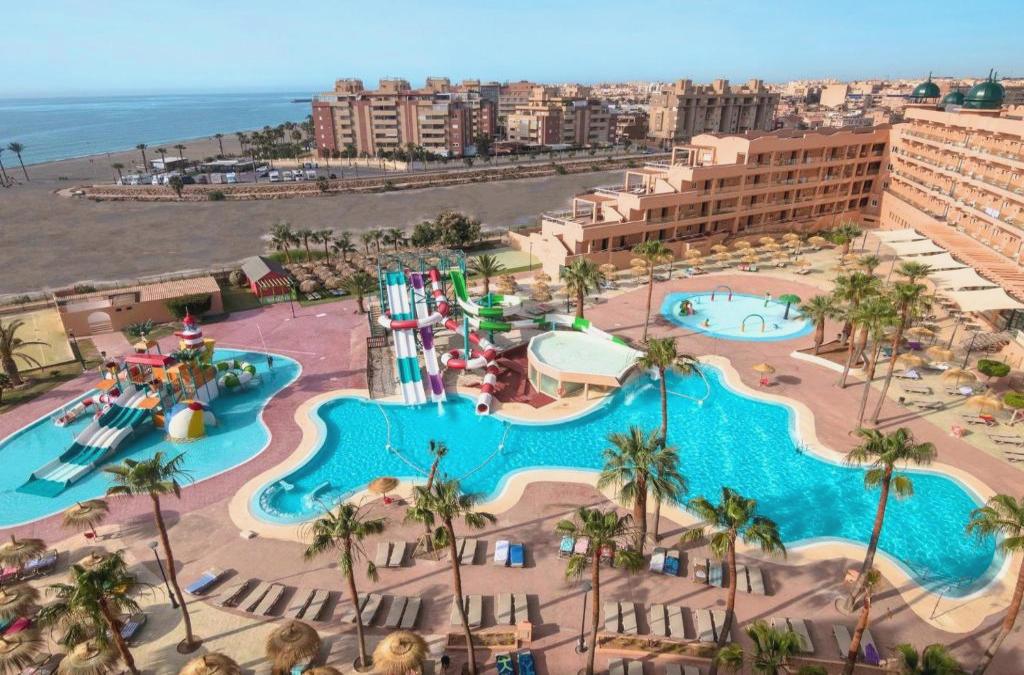 Roquetas: 4-Sterne-Hotel mit Rutschen - ALEGRIA Colonial Mar Aquafun