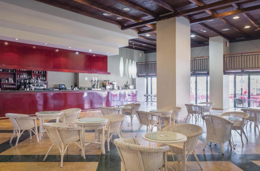 Roquetas: 4-Sterne-Hotel mit Rutschen - ALEGRIA Colonial Mar Aquafun