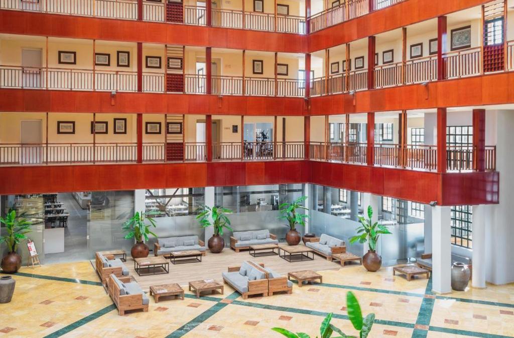 Roquetas: 4-Sterne-Hotel mit Rutschen