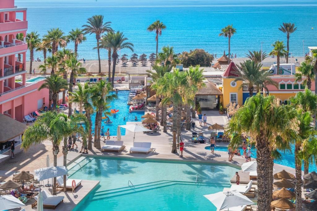 Mediterraneo Bay Hotel & Resort