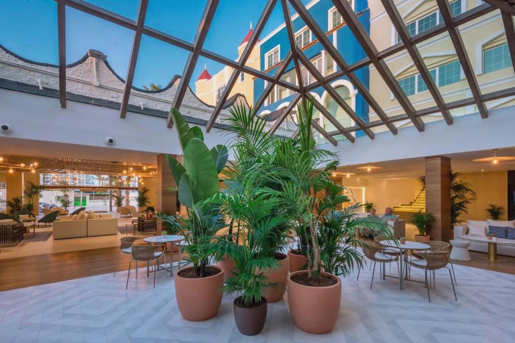 Mediterraneo Bay Hotel & Resort