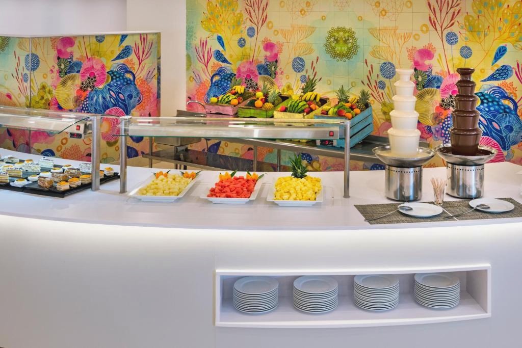 Mediterraneo Bay Hotel & Resort