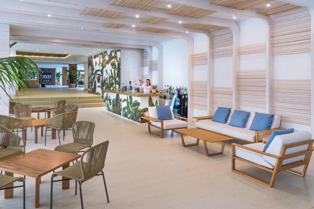 Mediterraneo Bay Hotel & Resort