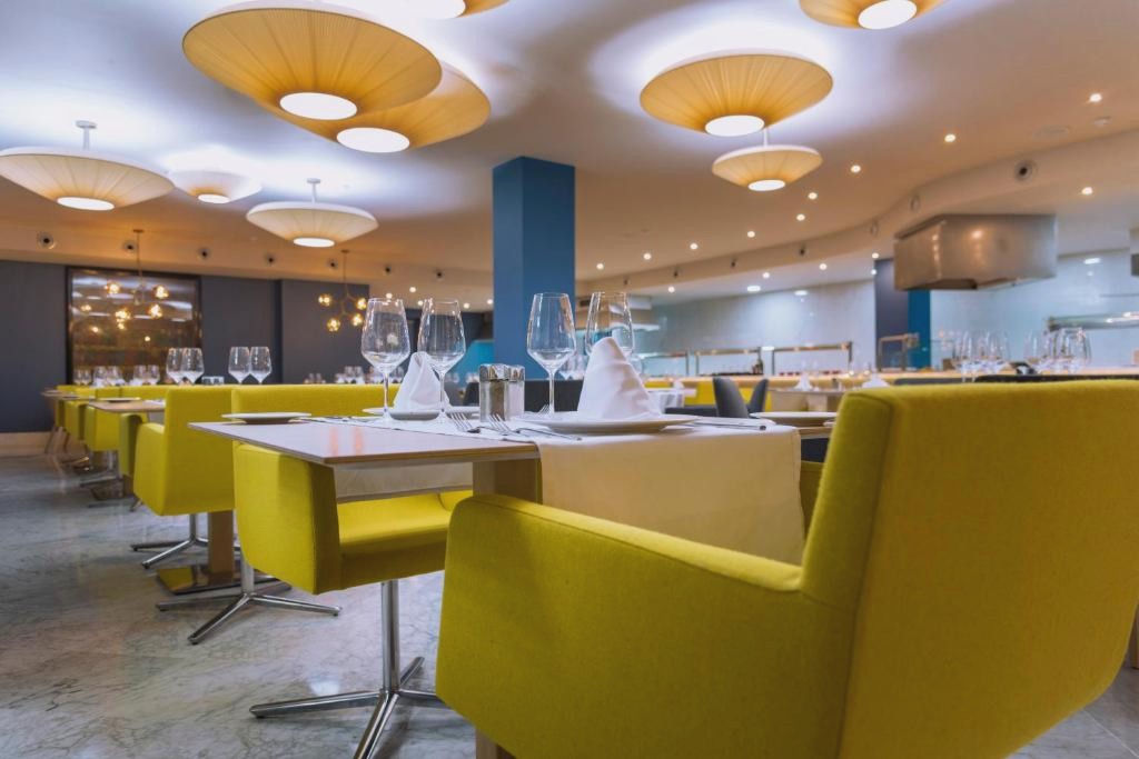 Mediterraneo Bay Hotel & Resort