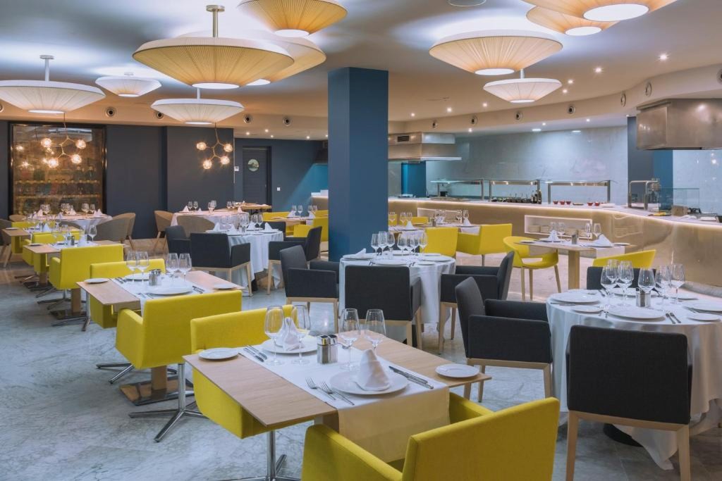 Mediterraneo Bay Hotel & Resort