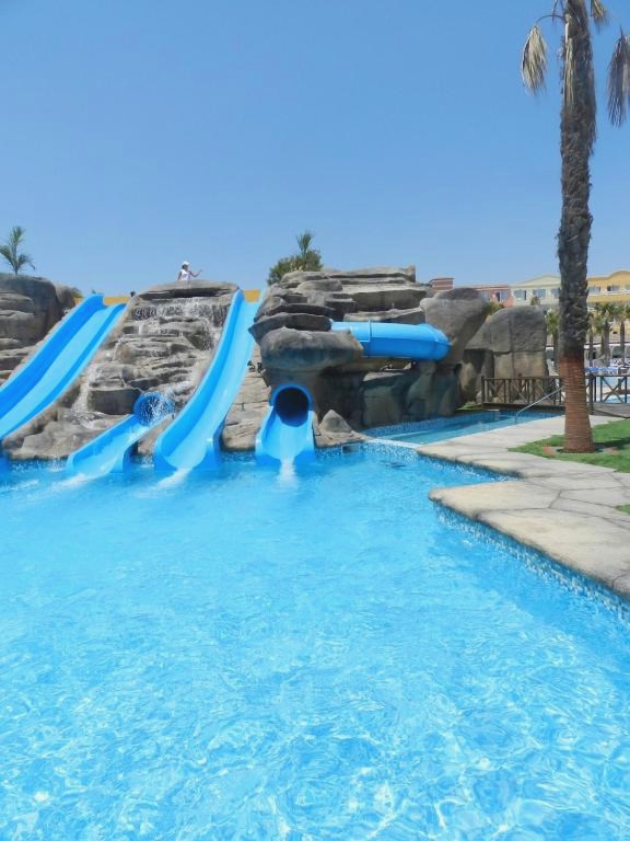 Mediterraneo Bay Hotel & Resort