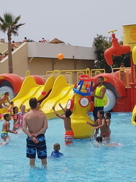 Mediterraneo Bay Hotel & Resort