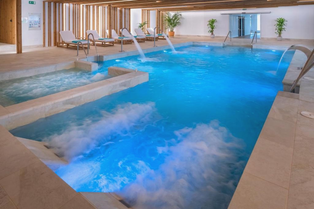 Mediterraneo Bay Hotel & Resort