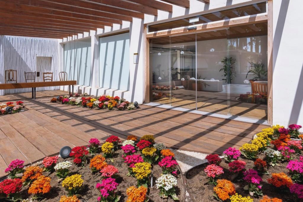 Mediterraneo Bay Hotel & Resort