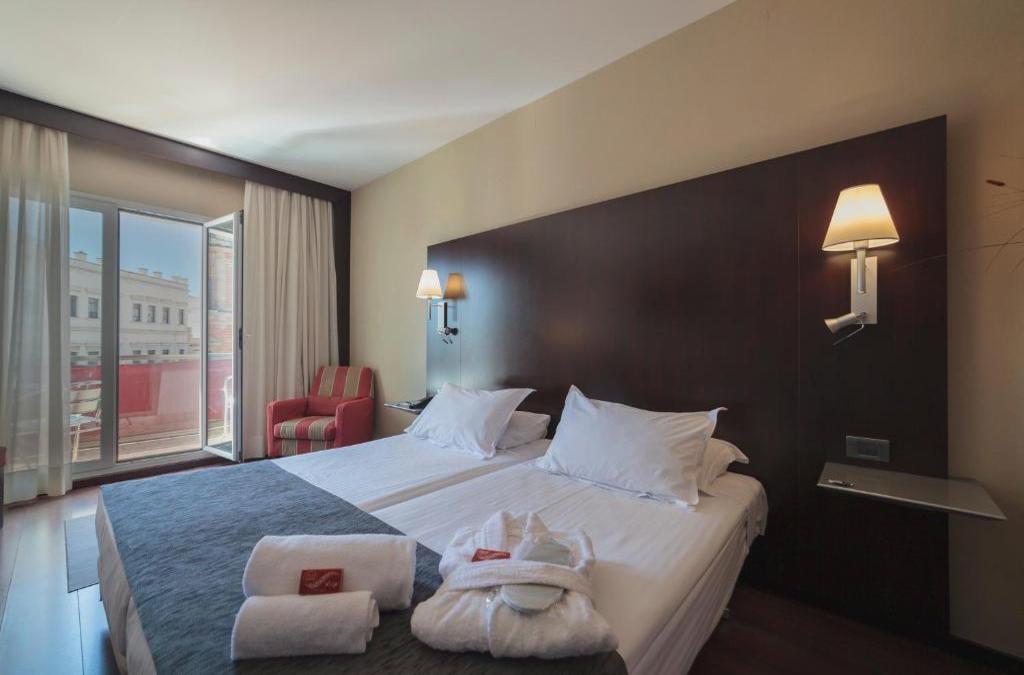 Discover Cadiz in the South of Spain - Hotel Salymar