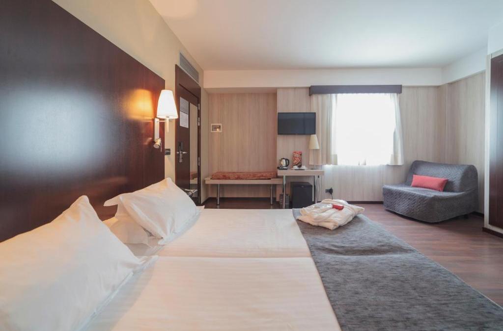 Discover Cadiz in the South of Spain - Hotel Salymar - Hotel Salymar