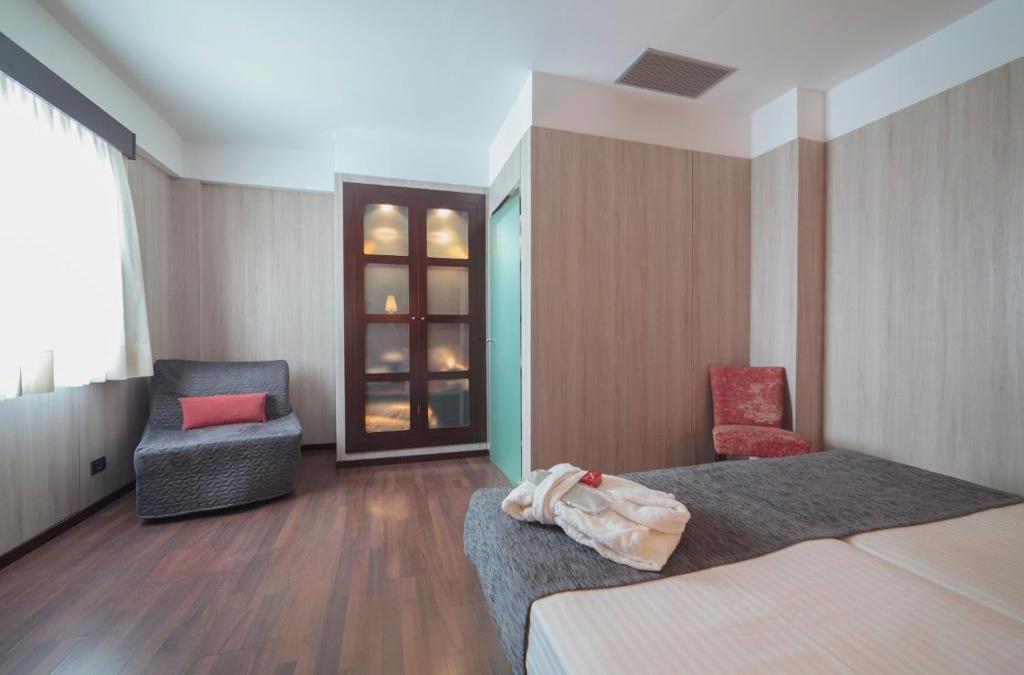 Discover Cadiz in the South of Spain - Hotel Salymar - Hotel Salymar