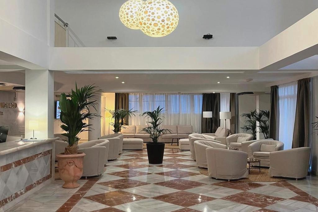 Summer in a 4* beachfront hotel in Cabo de Gata