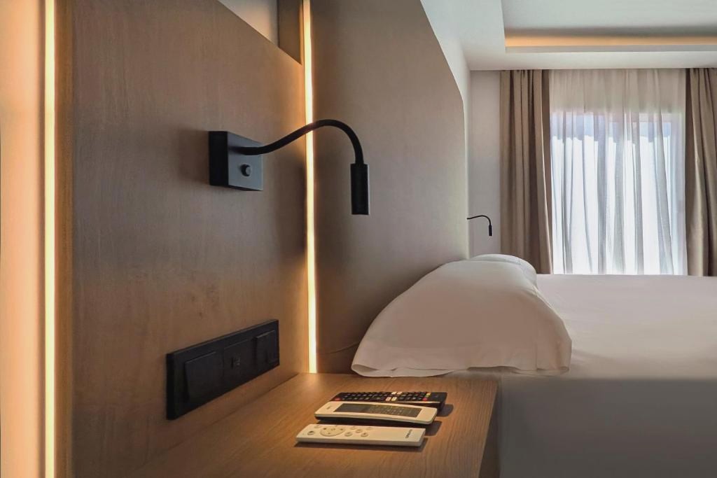 Summer in a 4* beachfront hotel in Cabo de Gata