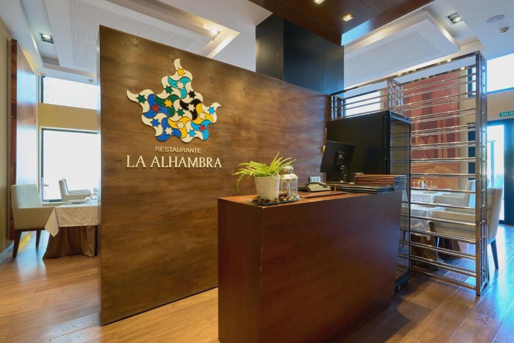 M.A. Hotel Sevilla Congresos