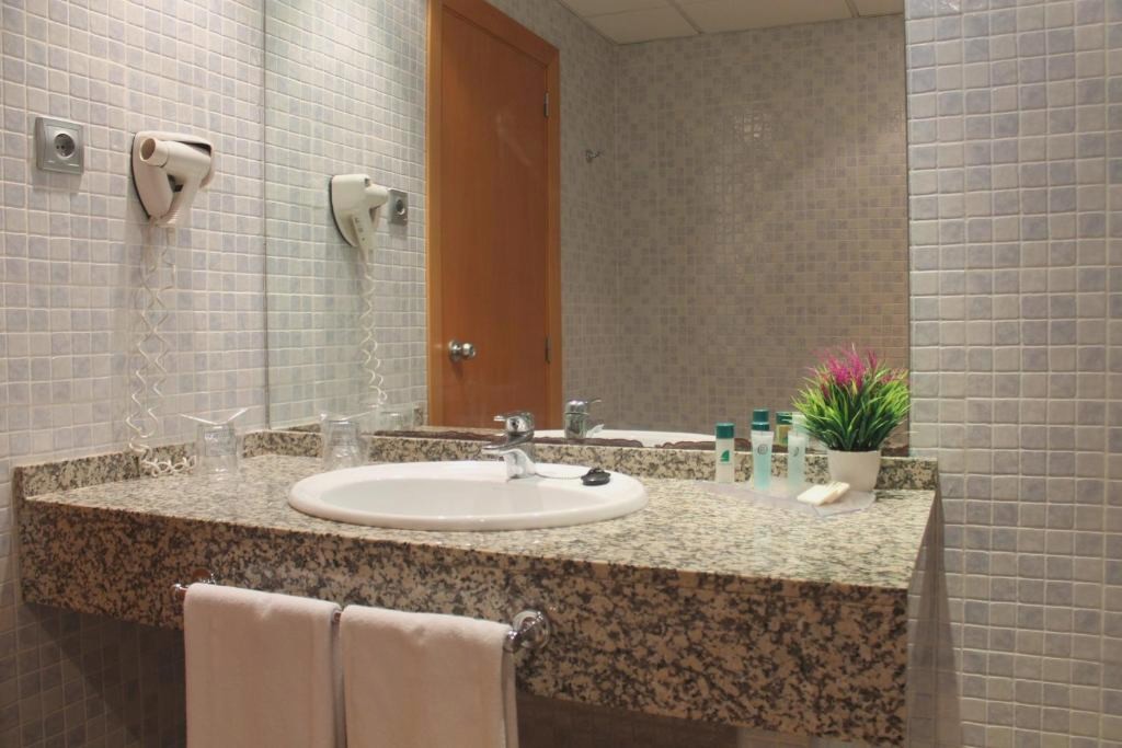 Advise Hotels Reina