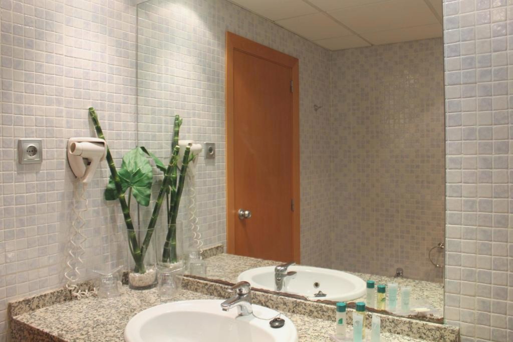 Advise Hotels Reina