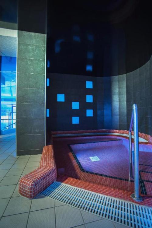 Alhama de Aragón: Entspannung im Thermalpool - Hotel Balneario Alhama de Aragón