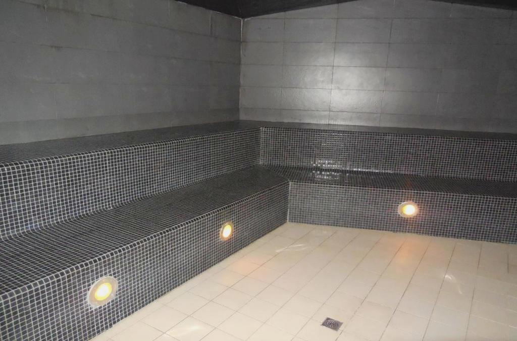 Alhama de Aragón: Entspannung im Thermalpool - Hotel Balneario Alhama de Aragón