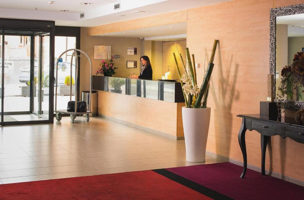 Alhama de Aragón: Entspannung im Thermalpool - Hotel Balneario Alhama de Aragón