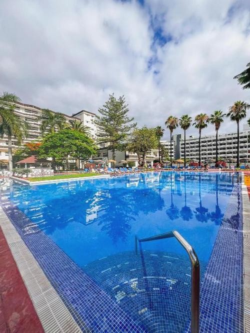 Puerto de la Cruz: Swap your winter coat for a break