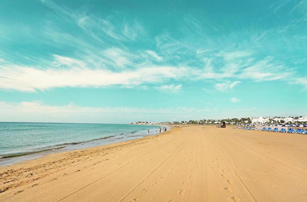 Enjoy Lanzarato at a 4-star hotel - SENTIDO Aequora Lanzarote Suites