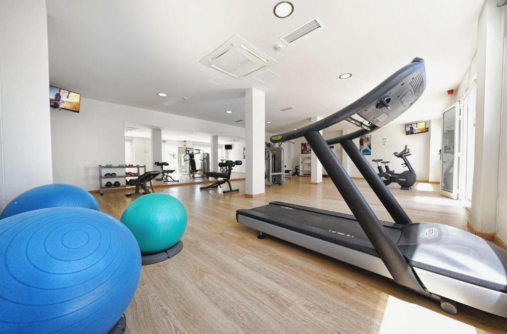 Enjoy Lanzarato at a 4-star hotel - SENTIDO Aequora Lanzarote Suites