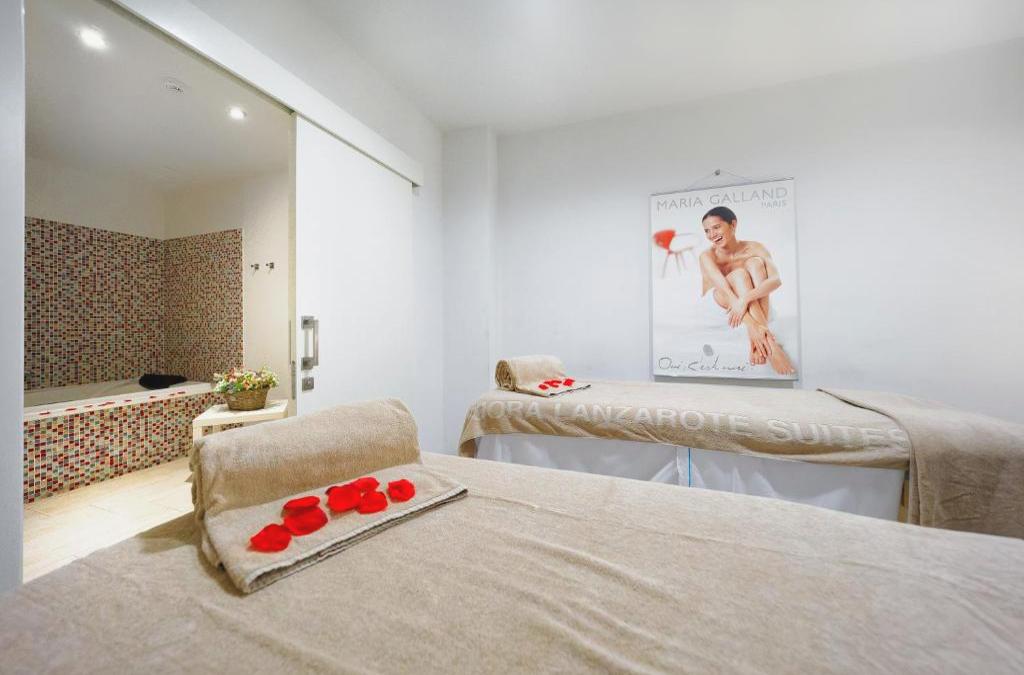 Enjoy Lanzarato at a 4-star hotel - SENTIDO Aequora Lanzarote Suites