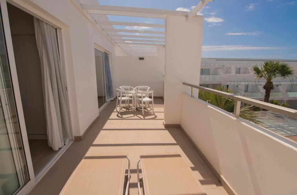 Enjoy Lanzarato at a 4-star hotel - SENTIDO Aequora Lanzarote Suites
