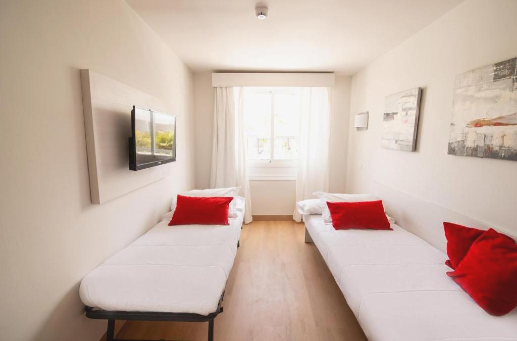 Enjoy Lanzarato at a 4-star hotel - SENTIDO Aequora Lanzarote Suites