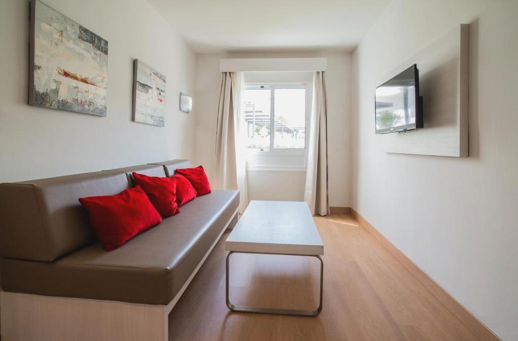 Enjoy Lanzarato at a 4-star hotel - SENTIDO Aequora Lanzarote Suites