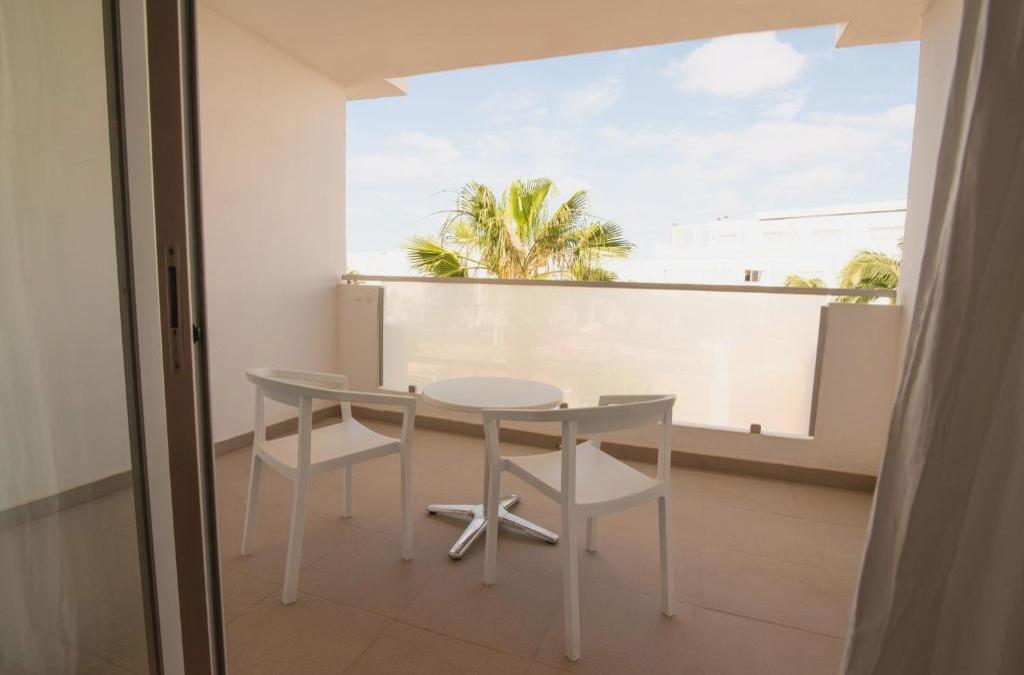 Enjoy Lanzarato at a 4-star hotel - SENTIDO Aequora Lanzarote Suites