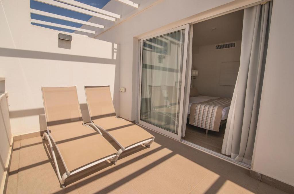 Enjoy Lanzarato at a 4-star hotel - SENTIDO Aequora Lanzarote Suites
