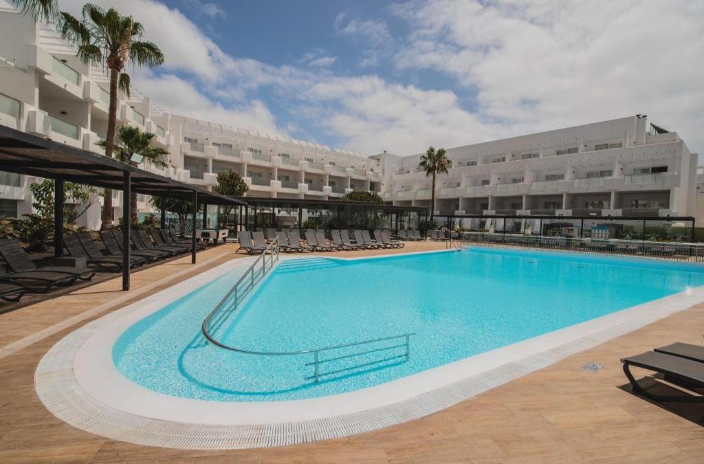 Enjoy Lanzarato at a 4-star hotel