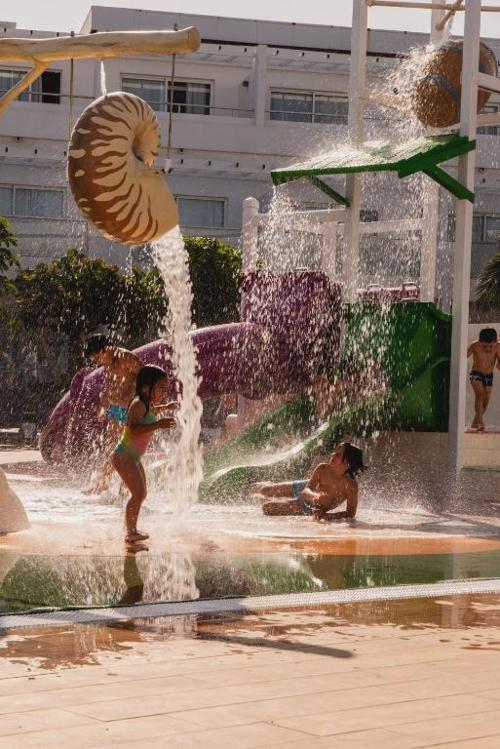 Enjoy Lanzarato at a 4-star hotel