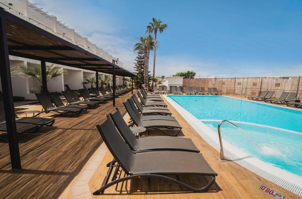 Enjoy Lanzarato at a 4-star hotel