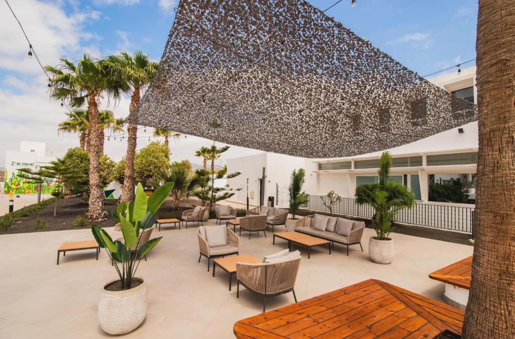 Enjoy Lanzarato at a 4-star hotel - SENTIDO Aequora Lanzarote Suites