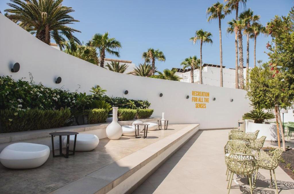 Enjoy Lanzarato at a 4-star hotel - SENTIDO Aequora Lanzarote Suites