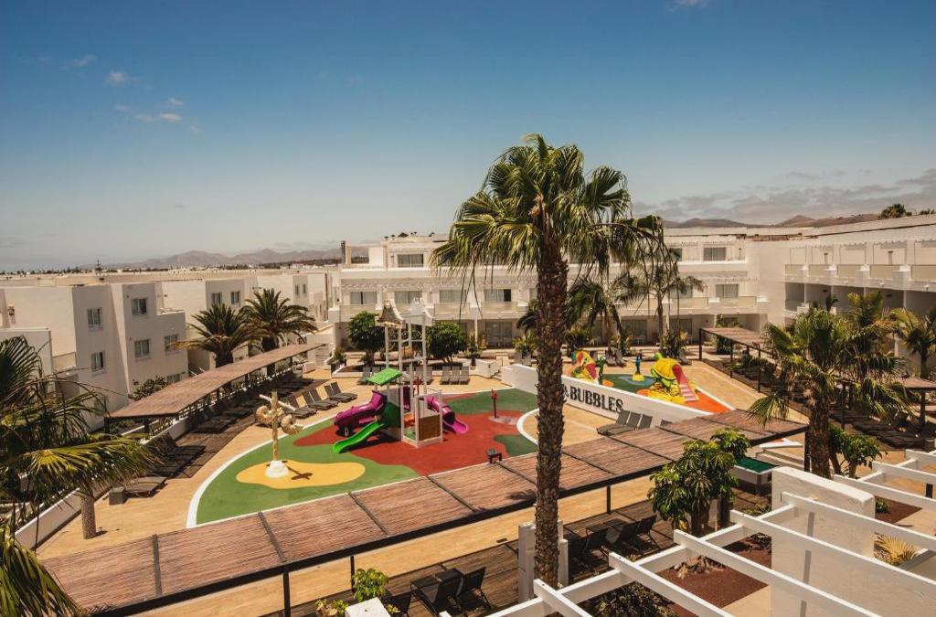 Enjoy Lanzarato at a 4-star hotel - SENTIDO Aequora Lanzarote Suites